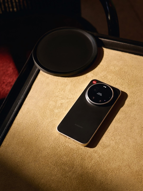 徕卡门店售卖：小米17 Ultra徕卡版黑银色上市！7999元起